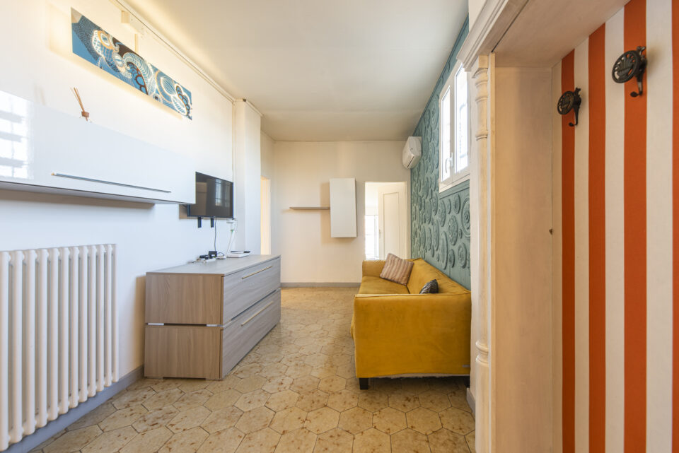 Via Emilia Santo Stefano 24-8575